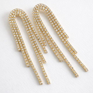 Boucles d'oreilles avec des strass sur fond doré