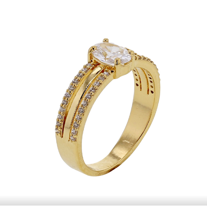 Bague avec oxyde central et rangées d’oxydes alignés, plaqué or