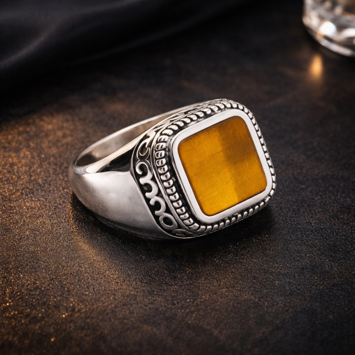 Chevalière oeil de tigre, taille rectangle, motif ciselé, argent 925/1000 - taille 21,6 mm =  68