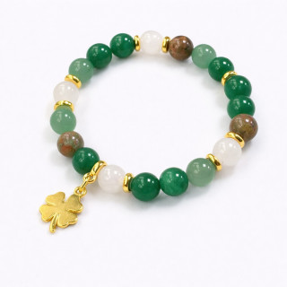 Bracelet de perles de jade vertes et de chrysocolla avec un charm de trèfle à quatre feuilles