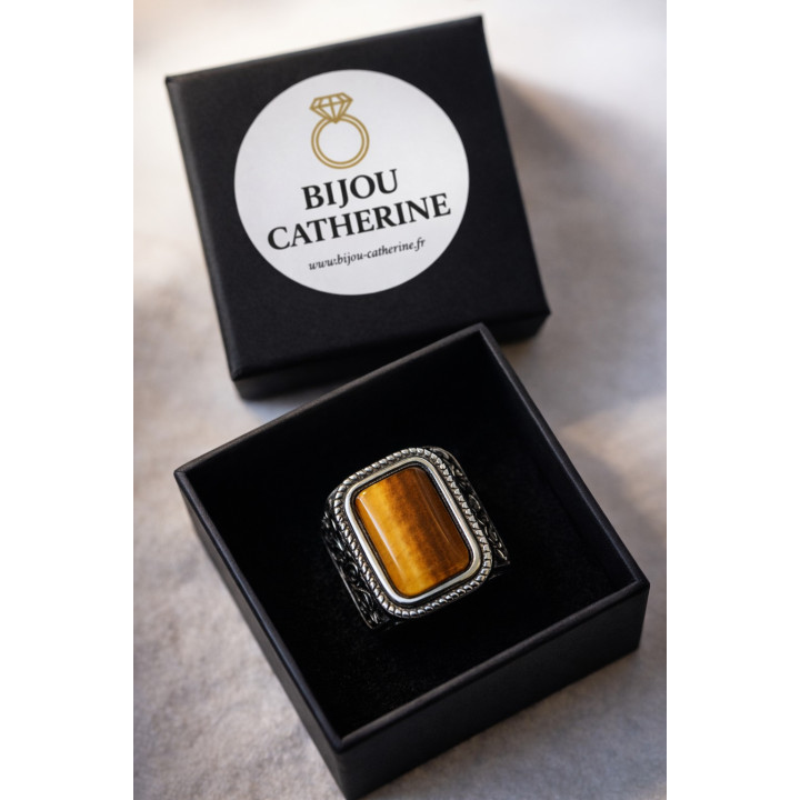 Chevalière oeil de tigre, taille rectangle, motif ciselé, argent 925/1000 - taille 21,6 mm =  68